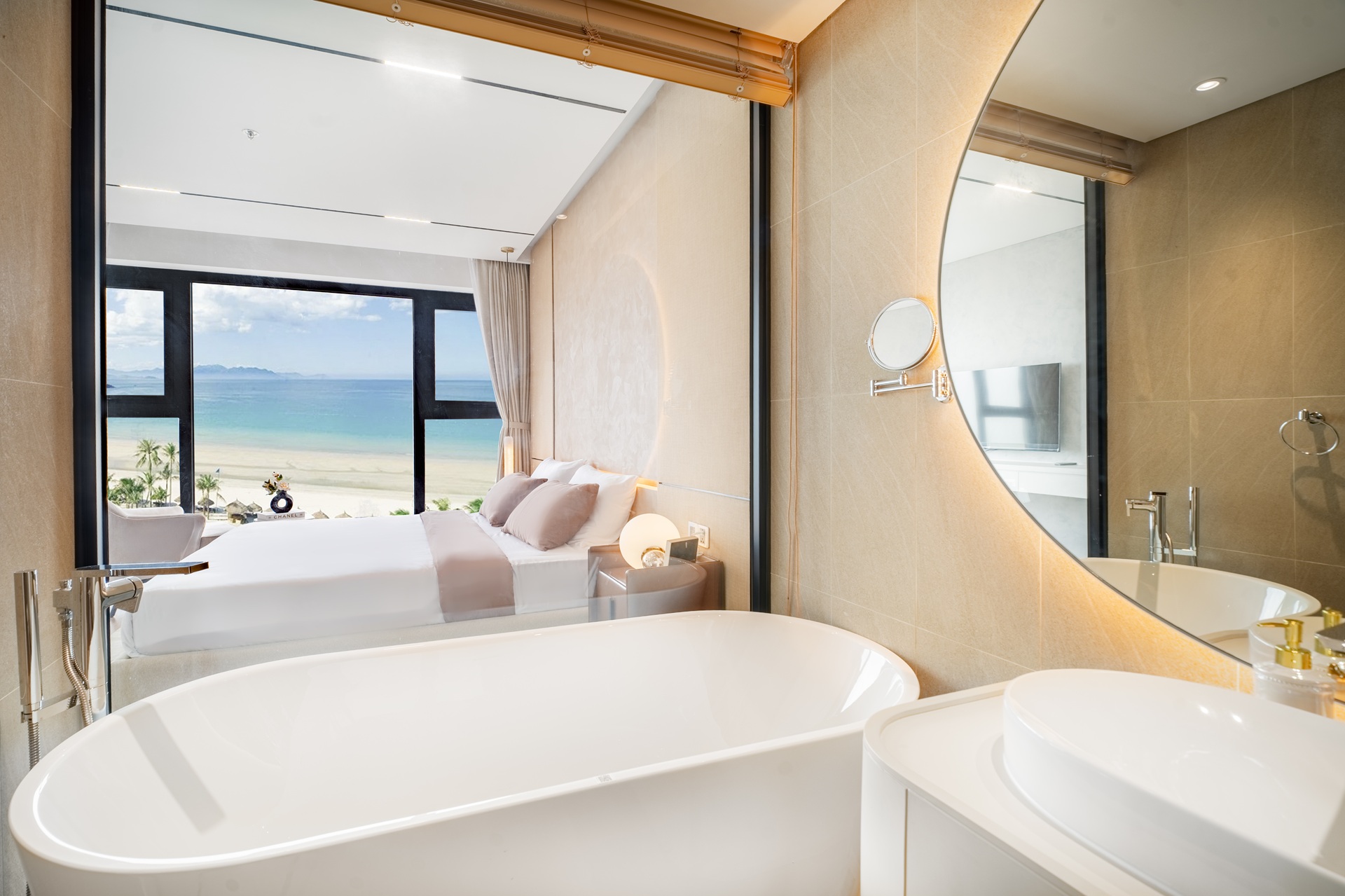 Phòng tắm Master căn hộ Times Square Danang - Futa Residence Danang
